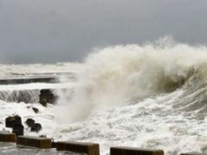 Из-за штормового ветра Мариупольский порт ограничил работу