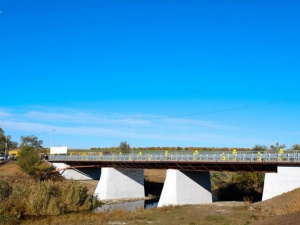 Мост через реку Бахмутка в Донецкой области отремонтировали по новейшим технологиям (ФОТО)