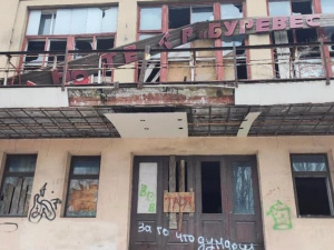 В Мариуполе насчитывается более сотни заброшек, превратившихся в притоны для бездомных (ВИДЕО)