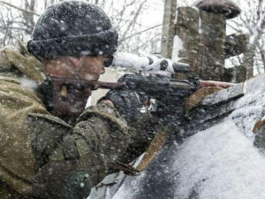 В новогоднюю ночь на Донбассе ранены двое украинских военнослужащих
