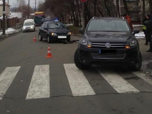 В Мариуполе «ВАЗ» «пошел налево» и въехал в «немца»