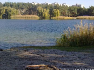 Жительница Донетчины пыталась утопиться в озере (ФОТО)