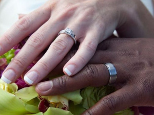 Интернациональные браки: Женихи из каких стран приезжают за красавицами Мариуполя?