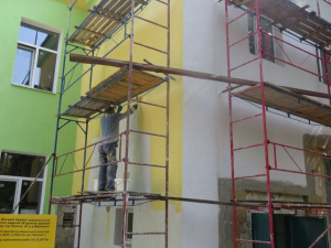 В Мариуполе стянут, утеплят и раскрасят здание для лечения детей (ФОТОФАКТ)
