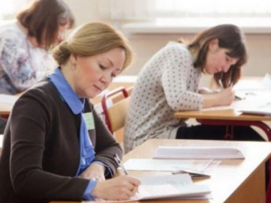 Мариупольские педагоги получат надбавку к зарплате, если пройдут испытание (ИНФОГРАФИКА)