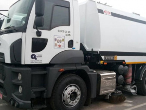 Весной на уборку центральных улиц Мариуполя выедут новые дорожные пылесосы (ФОТО)