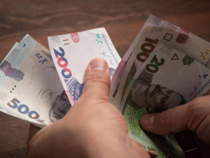 Пенсіонери в окупації більше не зможуть отримувати українську та російську пенсії одночасно: деталі змін