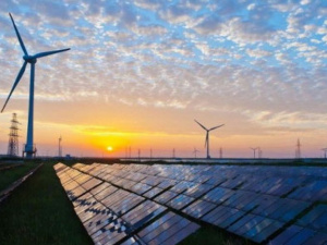 Деньги из ветра и солнца: Мариуполь стал лидером по установке солнечных и ветряных электростанций
