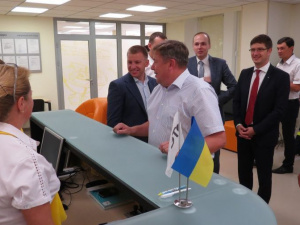 Работу фронт-офиса ДТЭК на себе протестировал заместитель мэра Мариуполя (ФОТО)