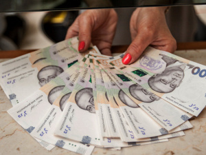 Виплати ВПО – чи будуть нараховувати дитині, якщо батьки мають депозит більше 100 тис. грн