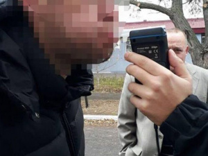 В Мариуполе задержан пьяный водитель - уровень алкоголя в его крови в 13 раз выше нормы  (ФОТО)