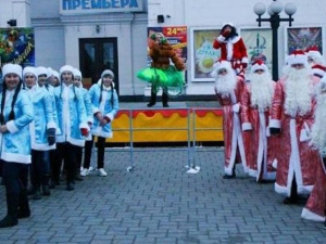 В Мариуполе сказочные персонажи сойдутся в «Баттле Дедов Морозов»