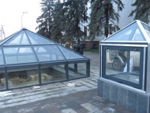 В объекте из стекла в центре Мариуполя в марте появится храм (ФОТО)