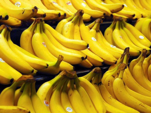 В Украине выросла цена на фрукты: почему яблоки дороже бананов?