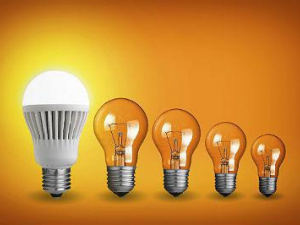 Уряд анонсував програму безкоштовного обміну ламп розжарювання на світлодіодні: з яких міст почнуть
