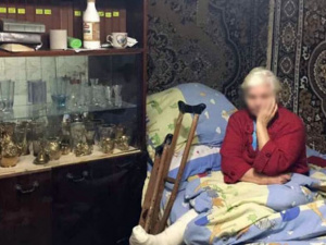 Задержано трио мариупольцев, напавших с ножом на 71-летнюю лежачую женщину (ФОТО)