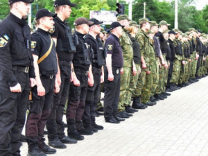 На выходных Мариуполь будут патрулировать усиленные наряды полиции (ФОТО)
