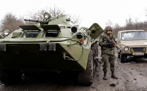 Военные теряют технику на «заминированных» дорогах Донбасса (ВИДЕО)