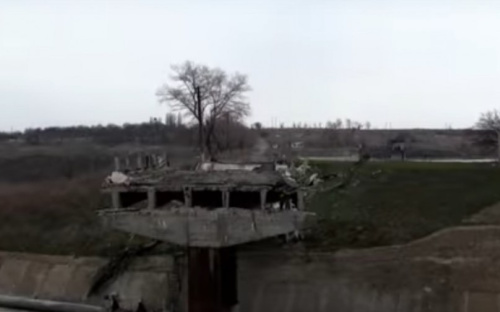 В сети появилось видео последствий обстрелов Павлополя под Мариуполем (ВИДЕО)