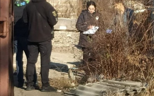 В Мариуполе труп мужчины пролежал в заброшенном доме около месяца