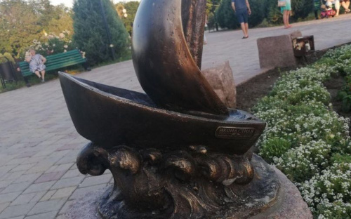 Стало известно, где «поселились» новые мини-скульптуры в Мариуполе (ФОТО+ВИДЕО)