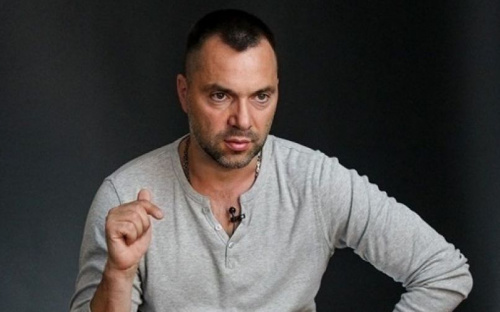 Арестович рассказал о двух вариантах развития событий в Мариуполе и зоне ООС