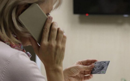 Псевдоврач из Мариуполя обманул на 100 тысяч гривен двух пенсионерок