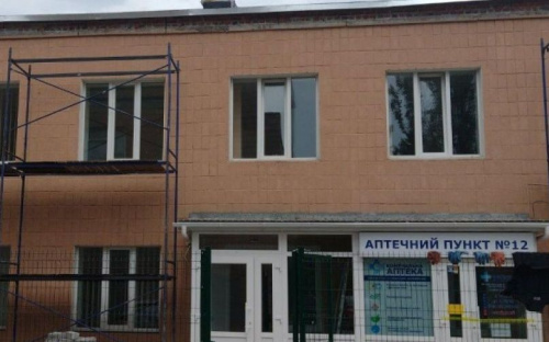 В Мариуполе капитально ремонтируют отдаленную амбулаторию