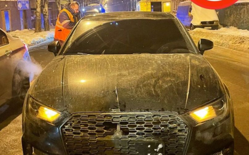В Мариуполе одну легковушку разбила контактная линия троллейбуса, вторую - пьяный водитель