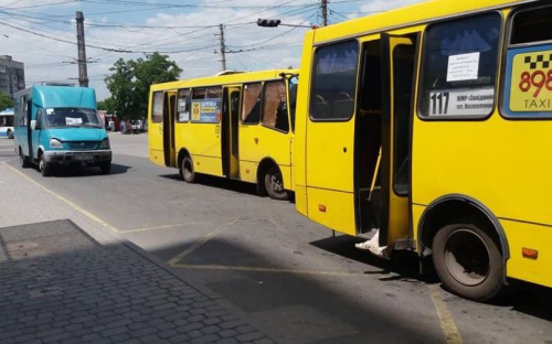 В мариупольской маршрутке скончалась женщина (ФОТО)