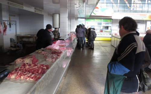 В Мариуполе значительно упала поставка мяса на Центральный рынок города (ФОТО+ВИДЕО)