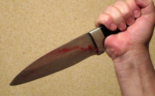 В мариупольскую больницу доставлен мужчина, получивший несколько ударов ножом 