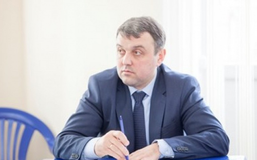 ЛИКБЕЗ в Мариуполе: Степан Махсма отправил представителей КСН за школьные парты (ФОТО)