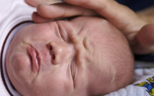  В Мариуполе сложилась опасная ситуация с защитой здоровья младенцев (ВИДЕО)