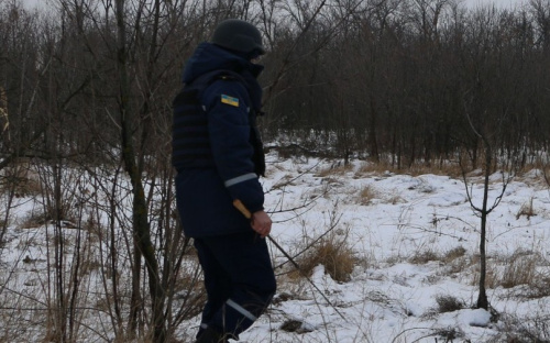 Найти и обезвредить: Под Мариуполем устранена смертельная опасность (ФОТО)