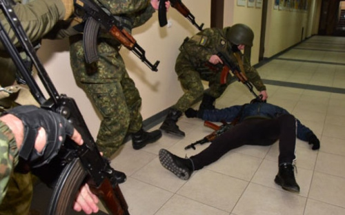 Спецназ в Мариуполе штурмом взял «захваченное» здание областной полиции (ФОТО+ВИДЕО)