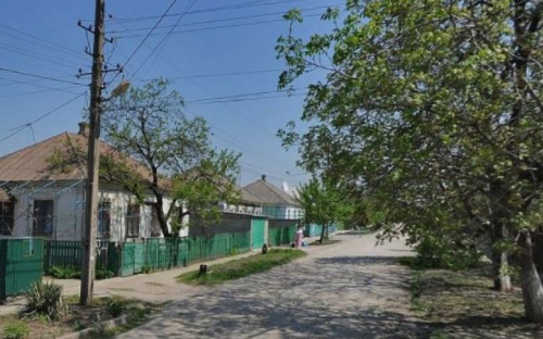 Мариупольцам объяснили, почему положить асфальт в их переулке не так просто (ФОТО)