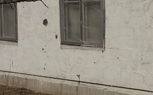 Жилой дом у Мариуполя обстреляли из крупнокалиберного пулемета (ФОТО)