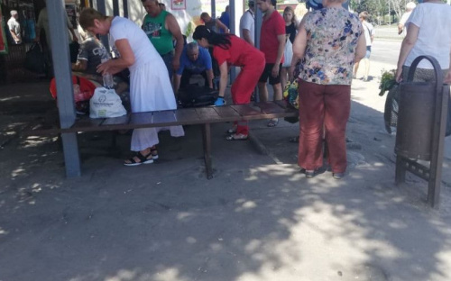 Пенсионеру стало плохо на остановке в Мариуполе