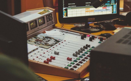 Онлайн-радиостанция «Мариуполь FM» представляет новое радиошоу «Стейкхолдеры»