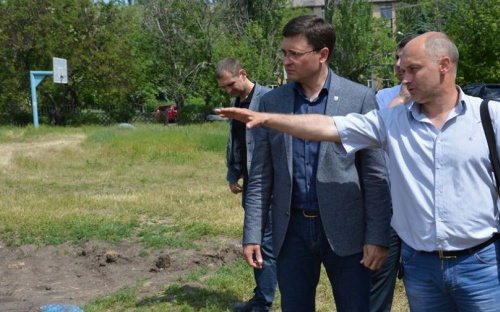 В Мариуполе за семь миллионов появятся новые футбольные поля (ФОТО)