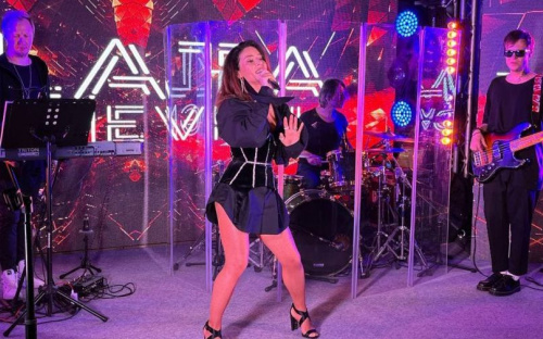 Праздничный концерт к 125-летию Мариупольского меткомбината имени Ильича: Злата Огневич (Онлайн)