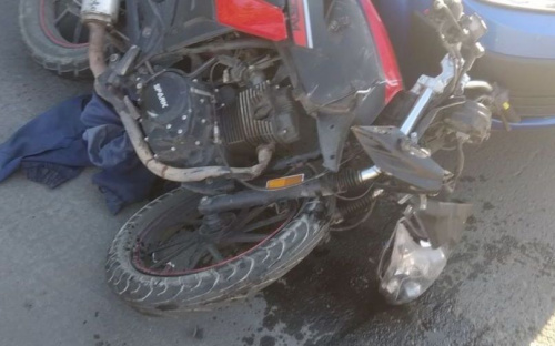 В Мариуполе под колеса автомобиля попал 17-летний мотоциклист
