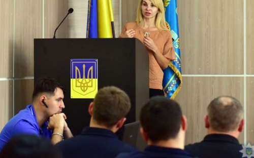 Мариупольские полицейские приступили к изучению языка жестов (ФОТО)