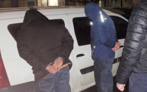 «Погорели» на взятке: мариупольские полицейские взялись «покрывать» подозреваемого в кражах