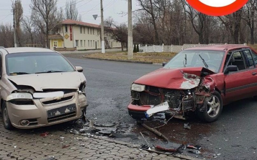 На мариупольской улице произошло тройное ДТП
