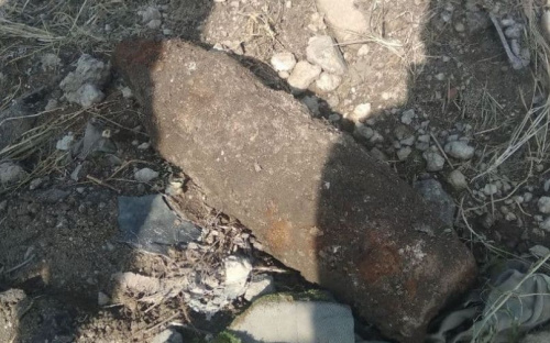 На мариупольском перекрестке нашли артиллерийский снаряд времен Второй мировой войны