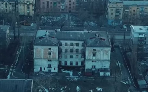 В Мариуполе урбанисты и школьники преобразуют площадку дома творчества (ФОТО+ВИДЕО)