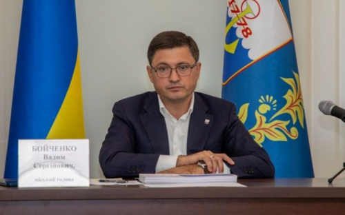 Мэр Мариуполя раскритиковал работу коммунальщиков и лишил руководство премий
