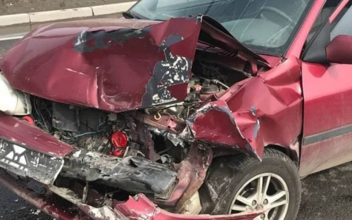В Мариуполе автомобили не поделили перекресток